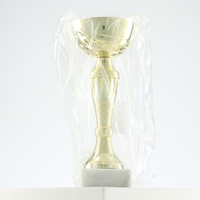 Кубок 150С, зол., подставка камень, 17,6 х 7 х 5,2 см